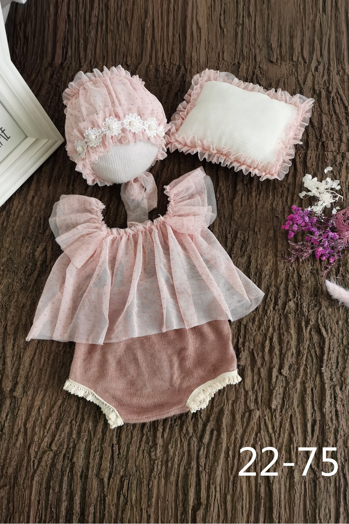 Newborn girl clothing